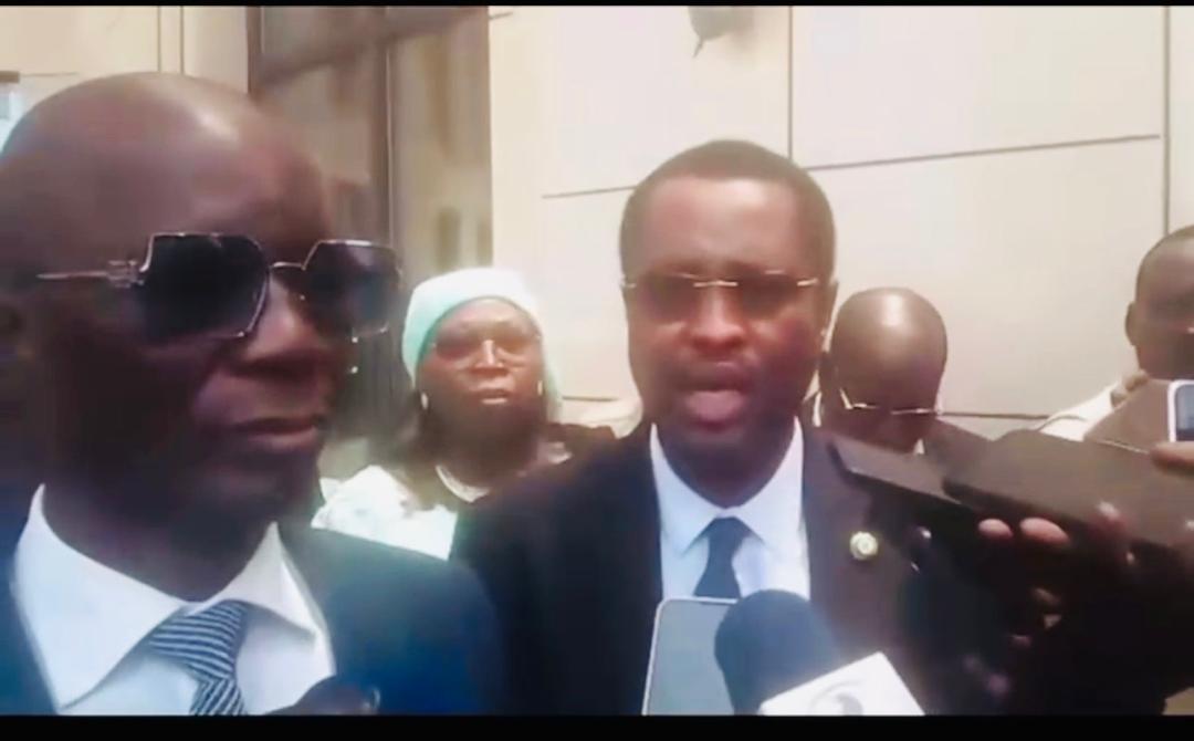 Mes impressions devant la presse à la sortie de la plénière sur la modification de la Constitution